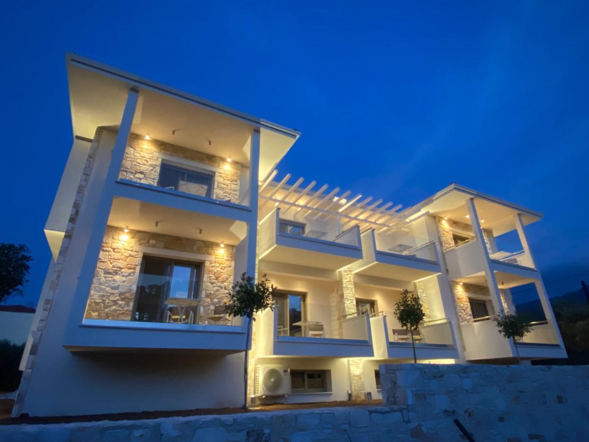 Luminous Luxury Apartments 리메나스 외부 사진
