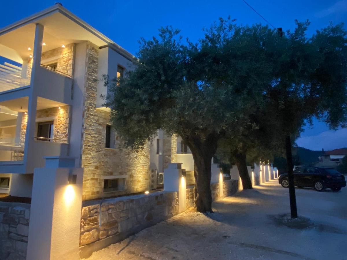 Luminous Luxury Apartments 리메나스 외부 사진