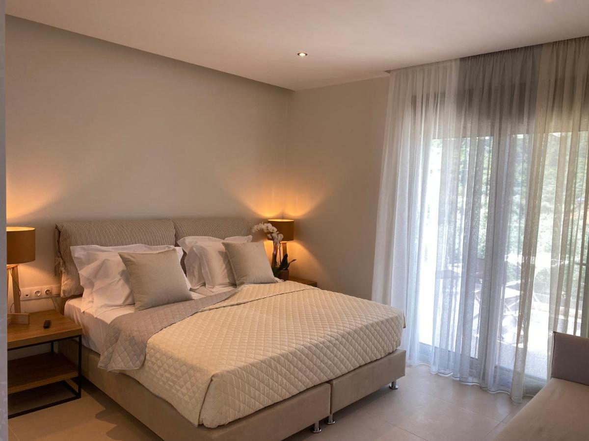 Luminous Luxury Apartments 리메나스 외부 사진