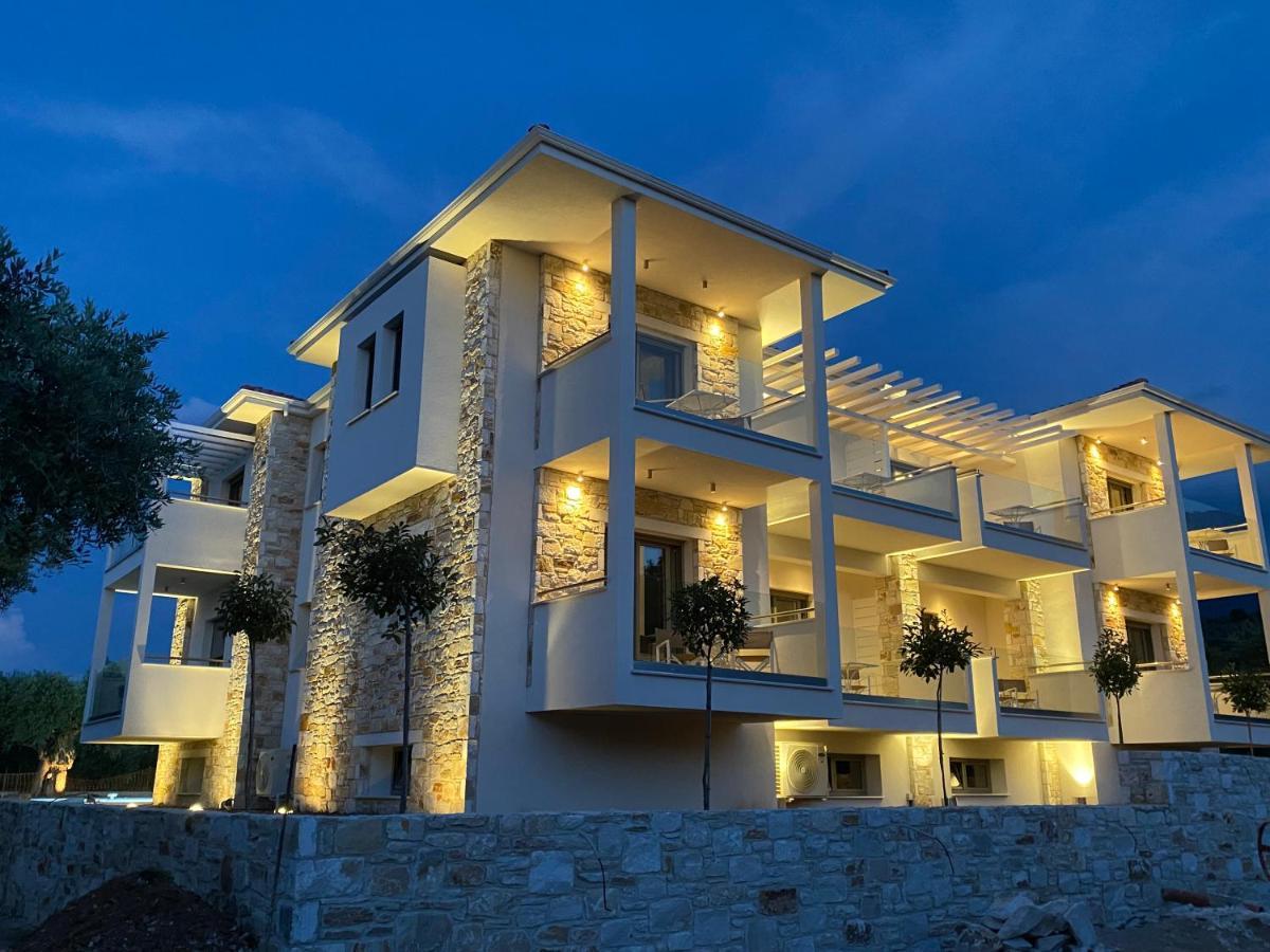 Luminous Luxury Apartments 리메나스 외부 사진