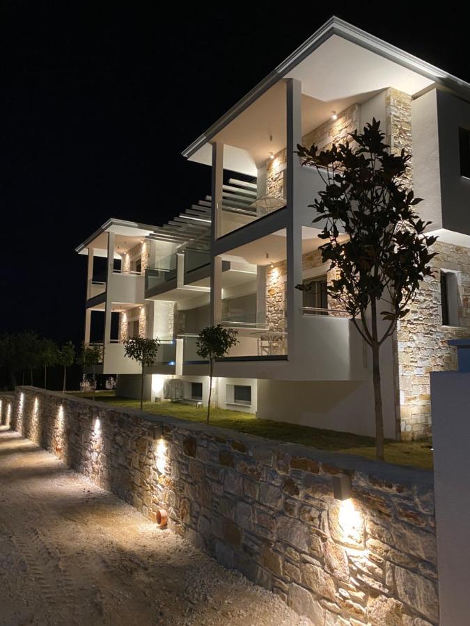 Luminous Luxury Apartments 리메나스 외부 사진