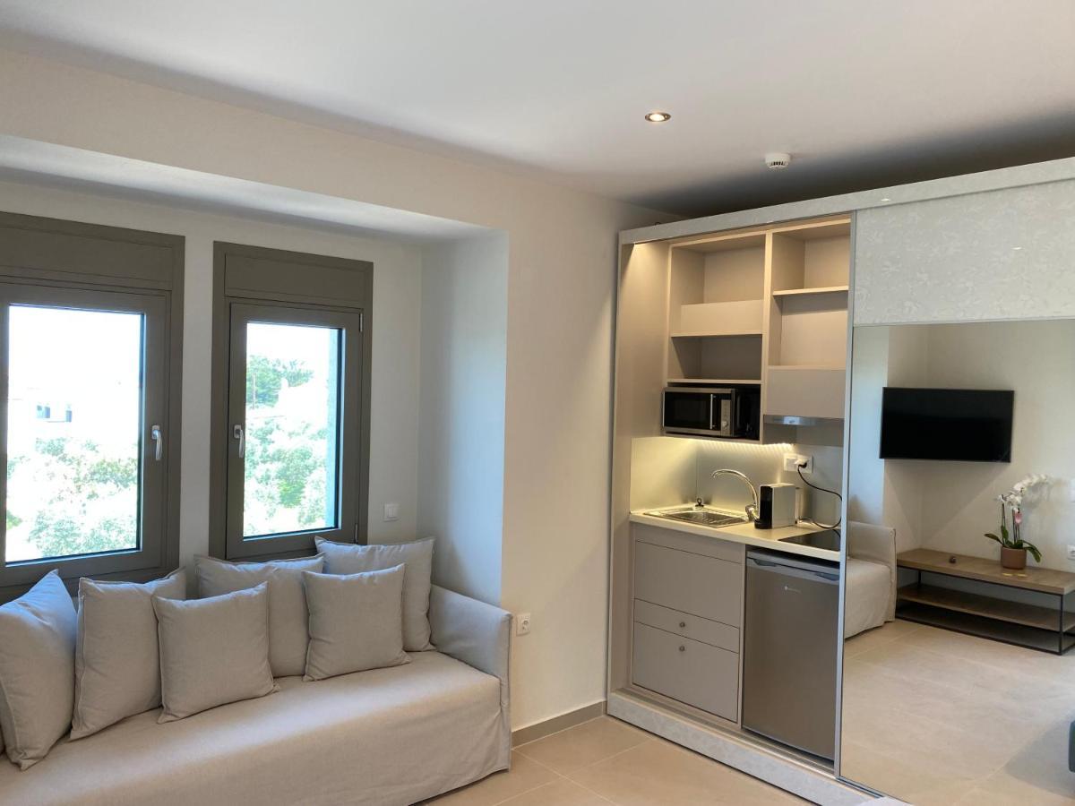 Luminous Luxury Apartments 리메나스 외부 사진