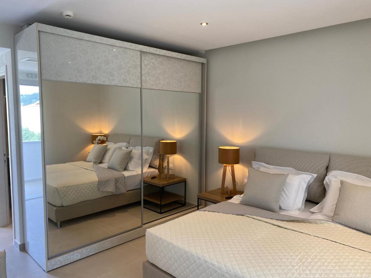 Luminous Luxury Apartments 리메나스 외부 사진