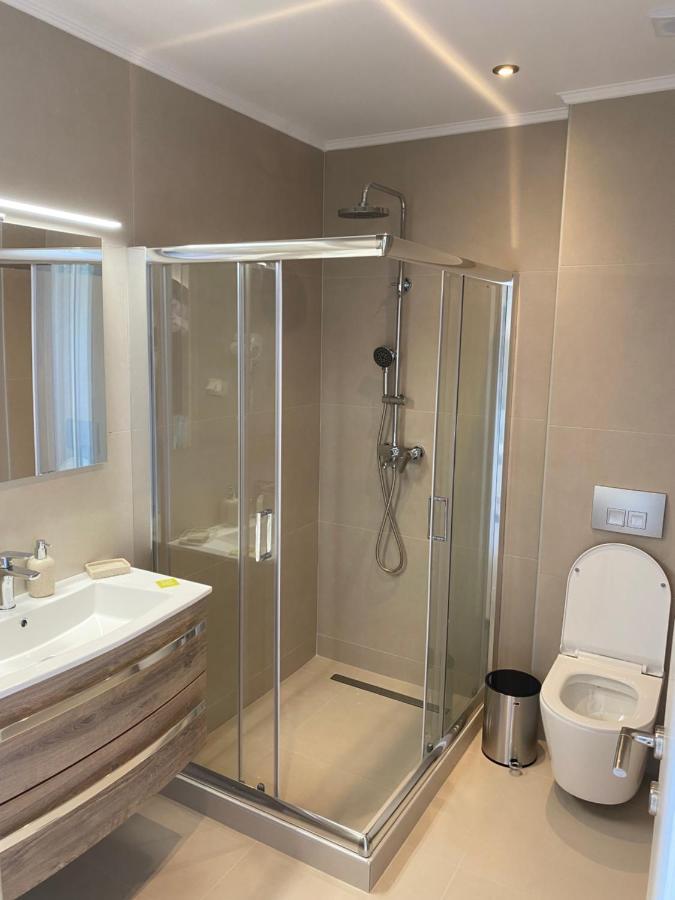Luminous Luxury Apartments 리메나스 외부 사진