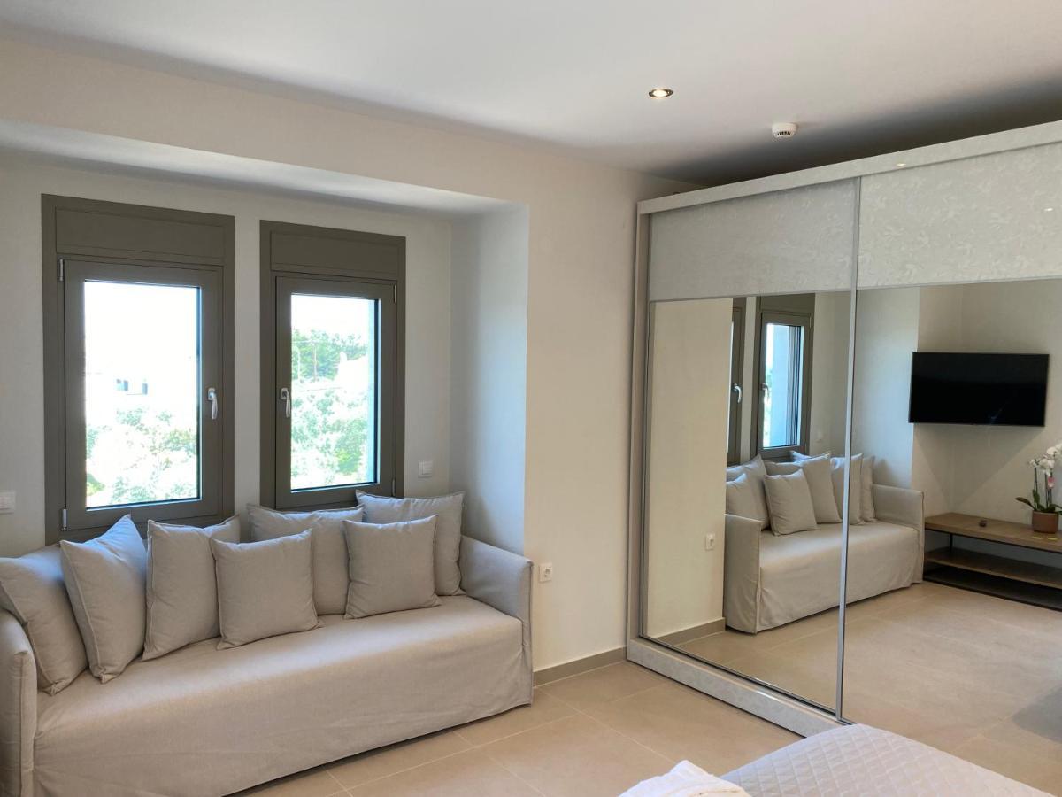 Luminous Luxury Apartments 리메나스 외부 사진