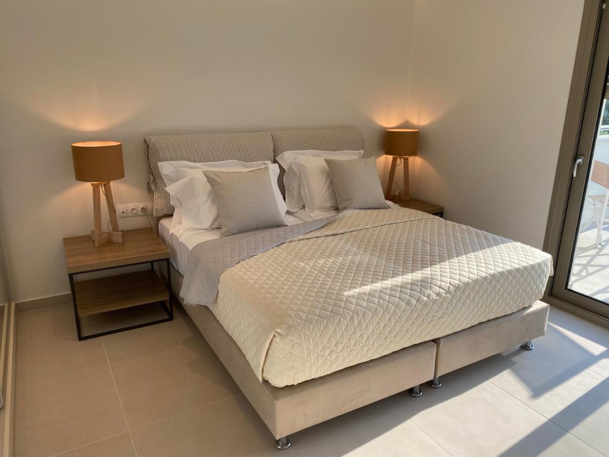 Luminous Luxury Apartments 리메나스 외부 사진